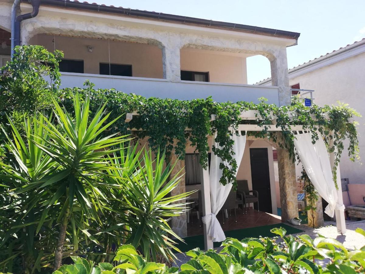 Apartment House Vir-To-All Luaran gambar
